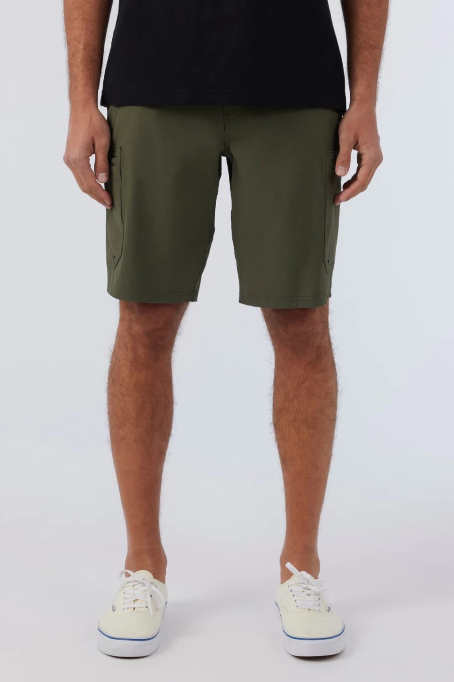O'Neill Men's Trvlr Cargo 20" Hybrid Shorts in Army Green