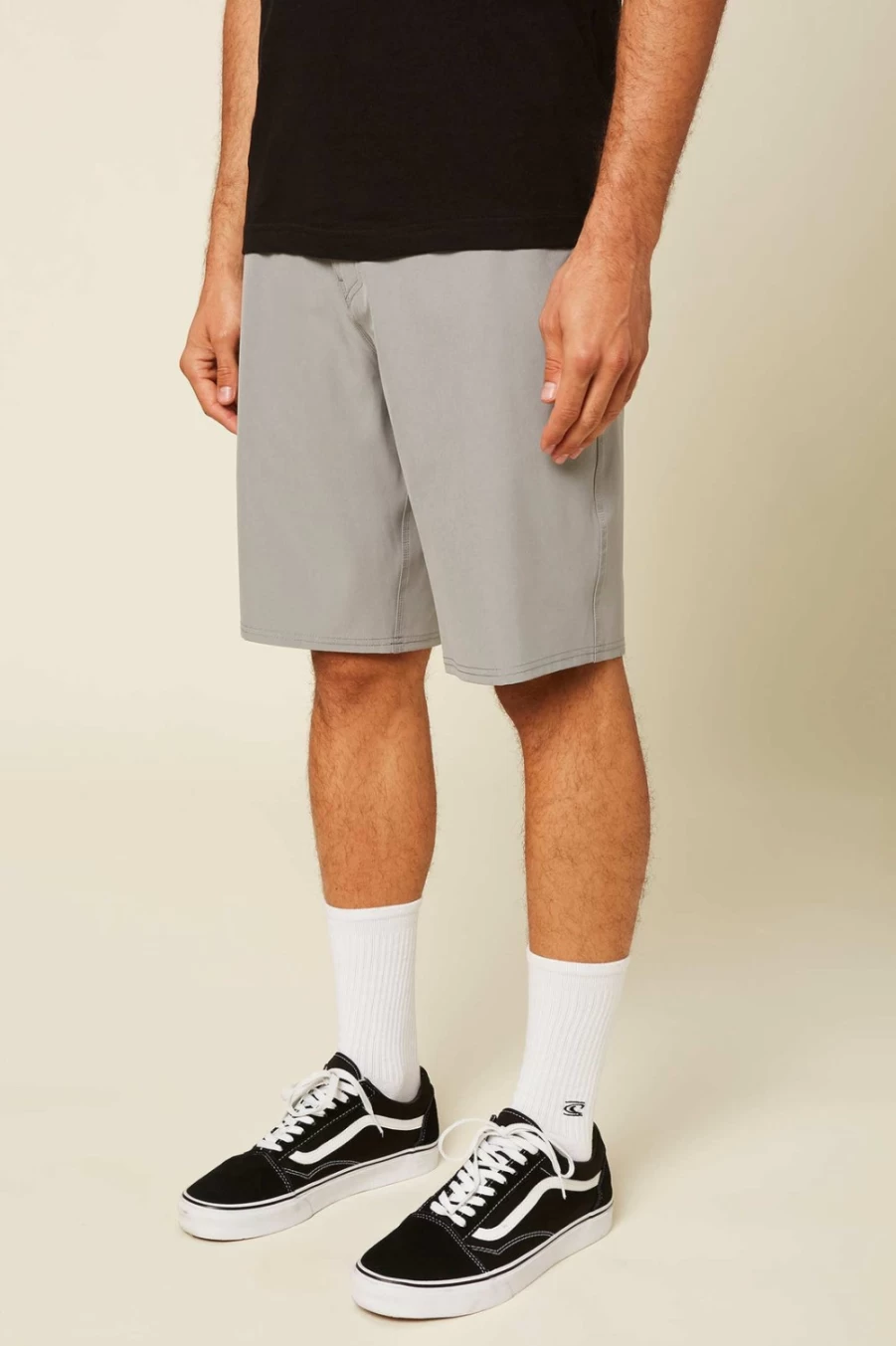 O'Neill Men's Reserve Solid 21" Hybrid Shorts in Light Grey